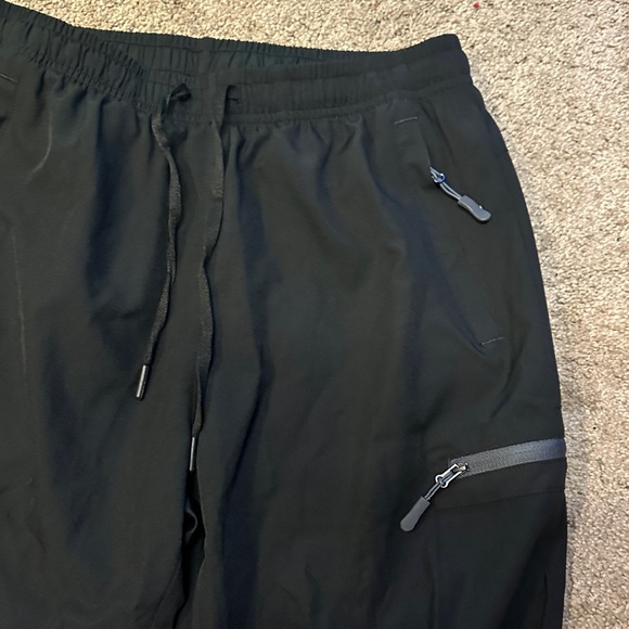 NWT Hugut Mens Cargo Shorts Utility Zipper Pocket Athletic Casual Black Size M - Picture 3 of 7